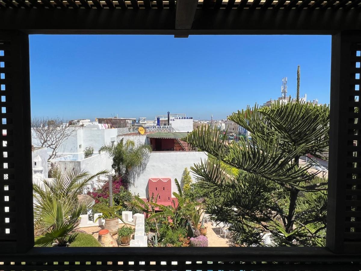 Riad Oasis D'Asilah Hotel Exterior photo