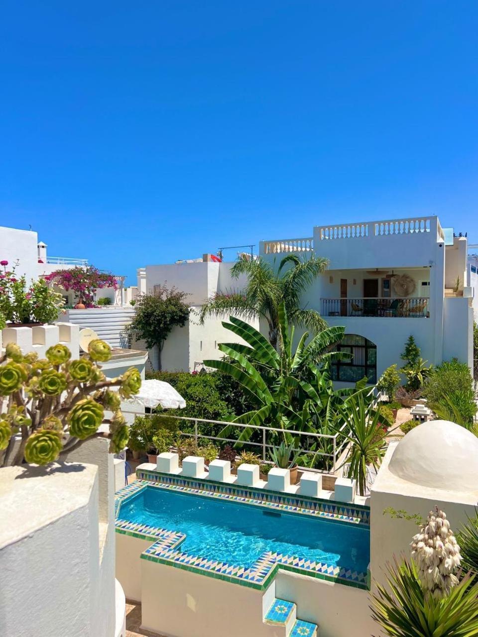 Riad Oasis D'Asilah Hotel Exterior photo