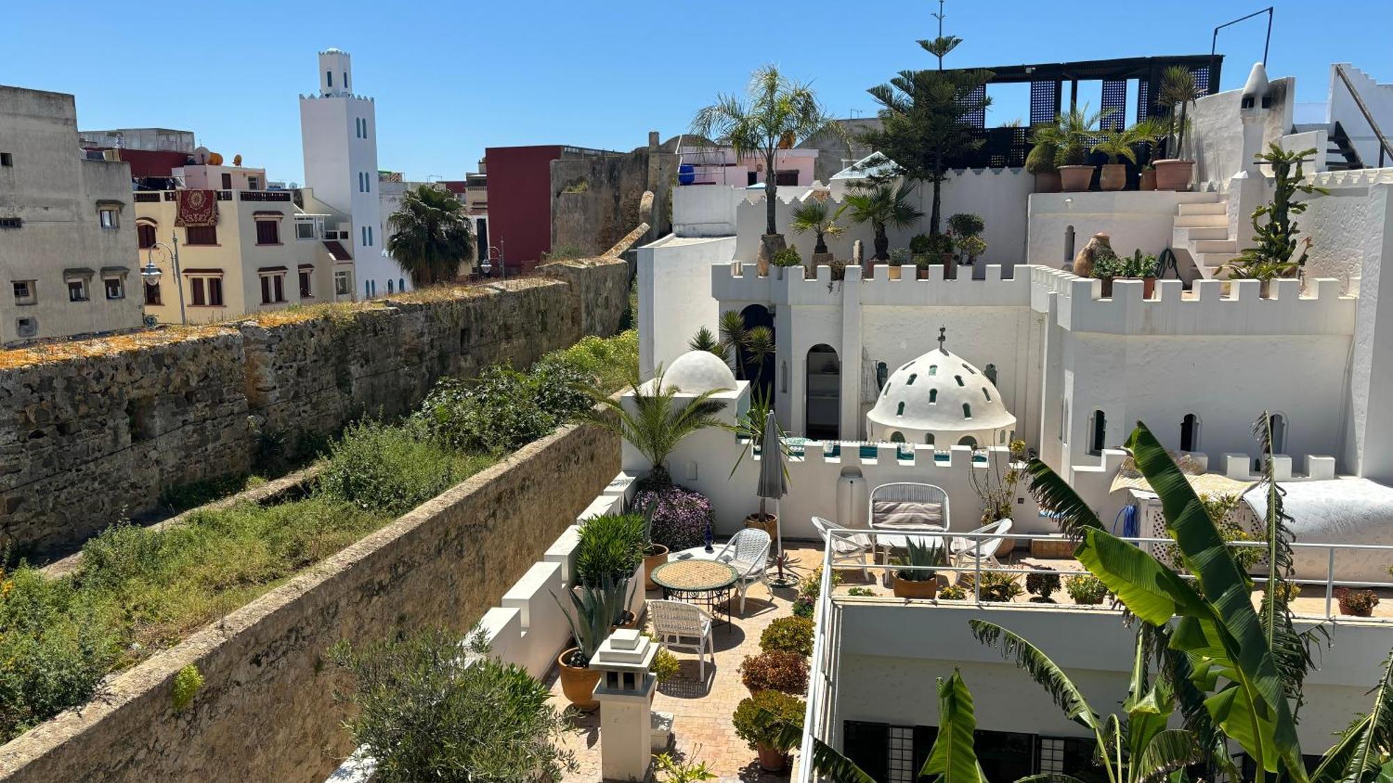 Riad Oasis D'Asilah Hotel Exterior photo