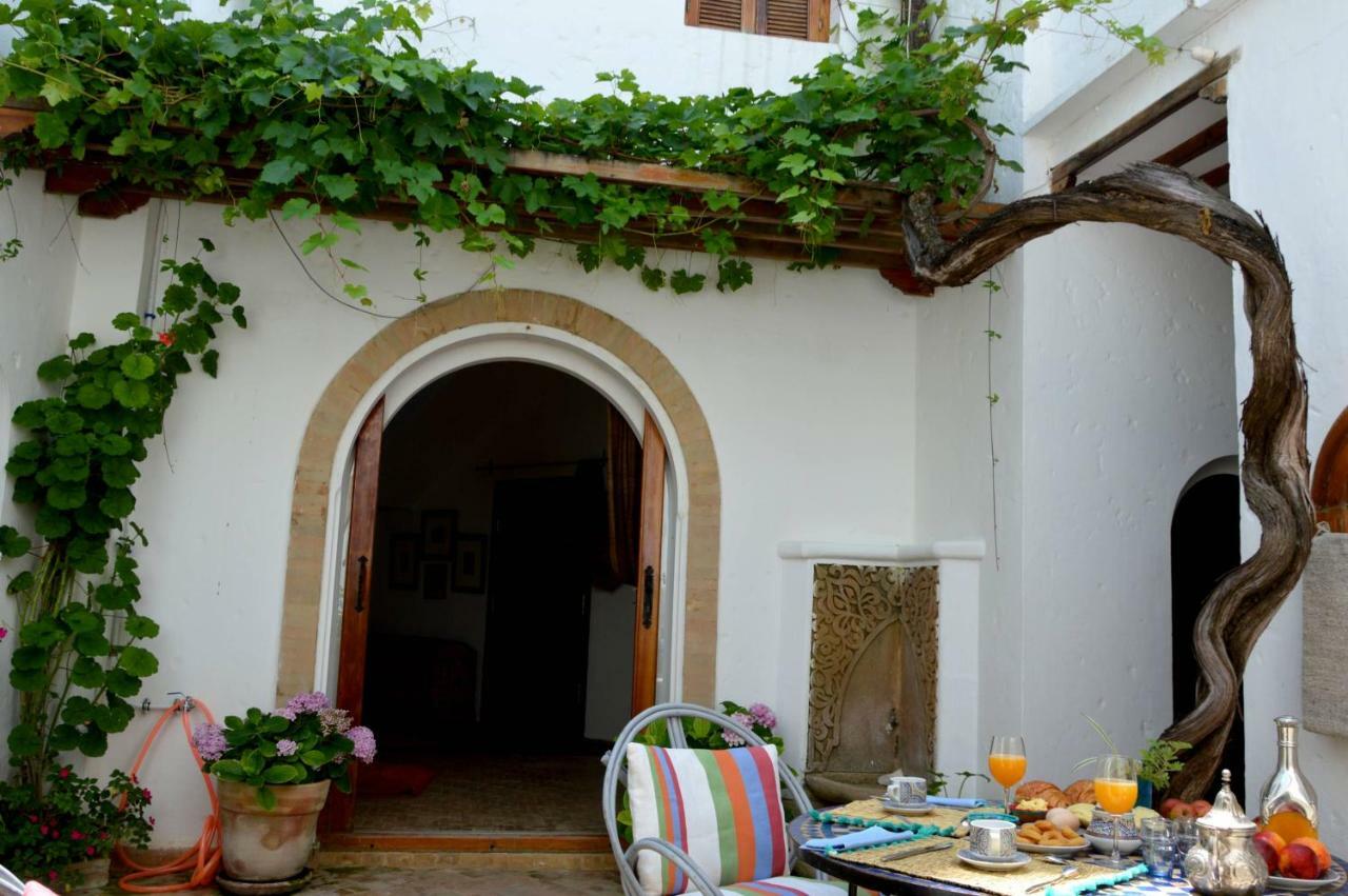 Riad Oasis D'Asilah Hotel Exterior photo