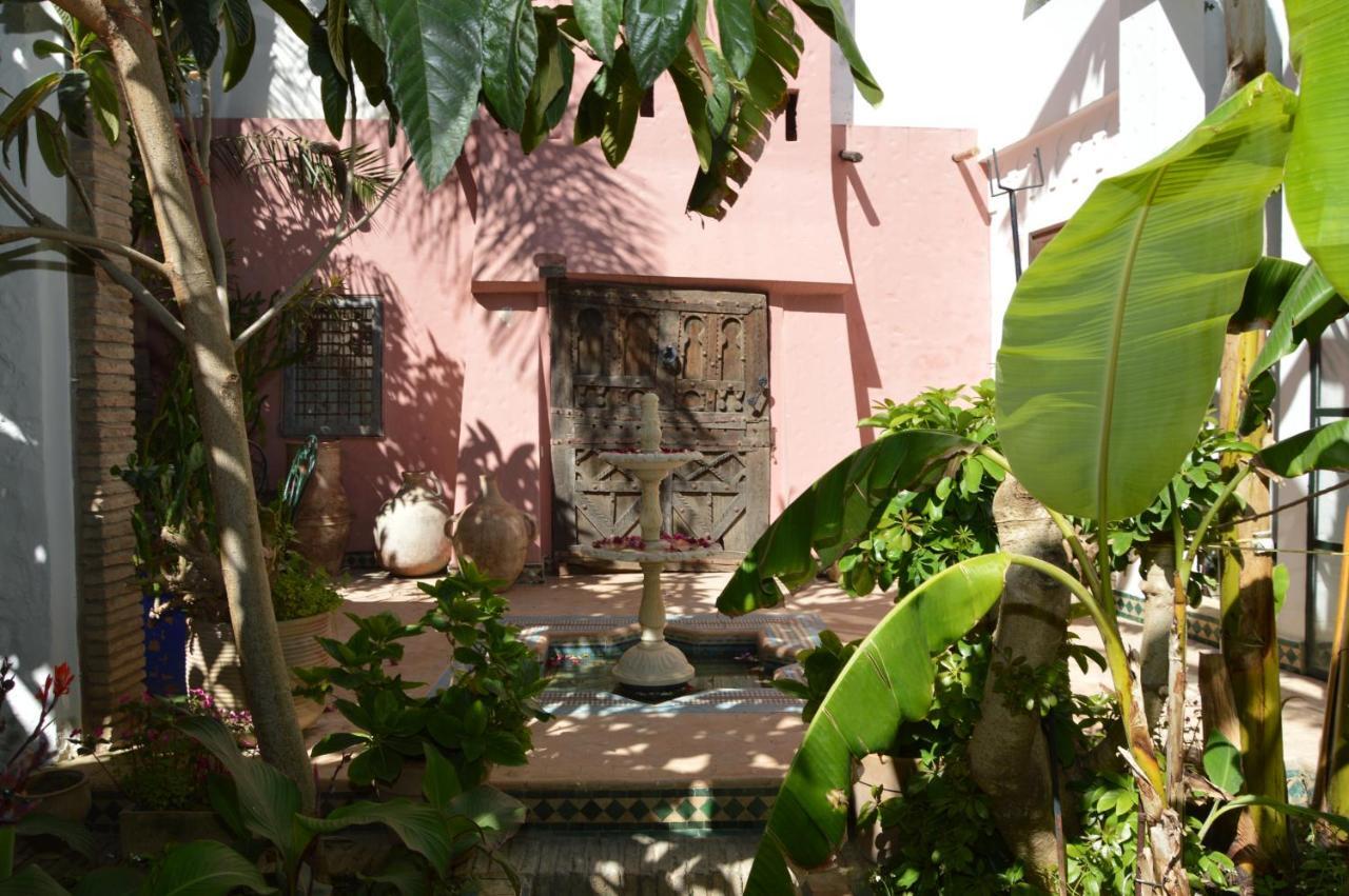 Riad Oasis D'Asilah Hotel Exterior photo